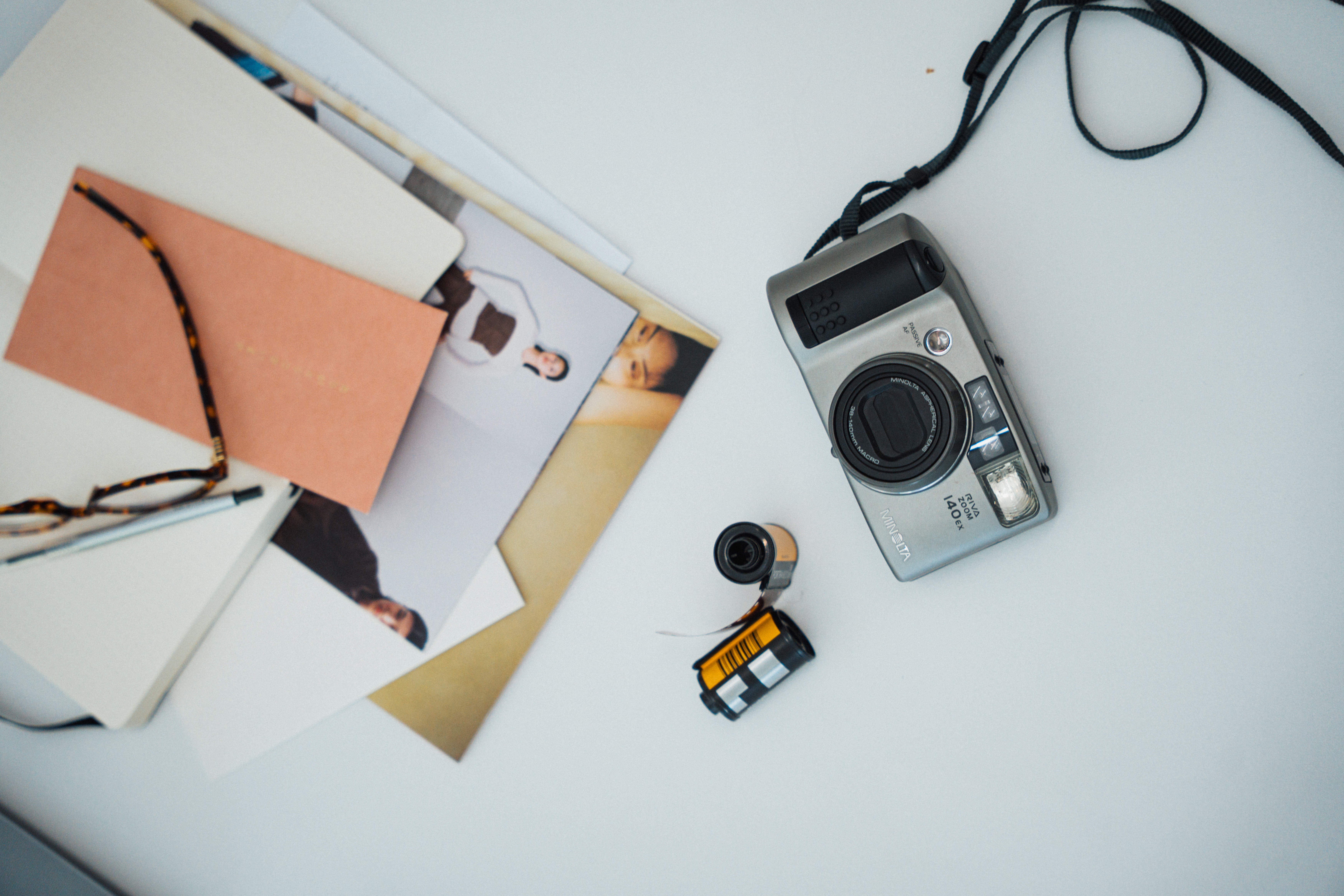 Analoge Kamera und Fotozubehör